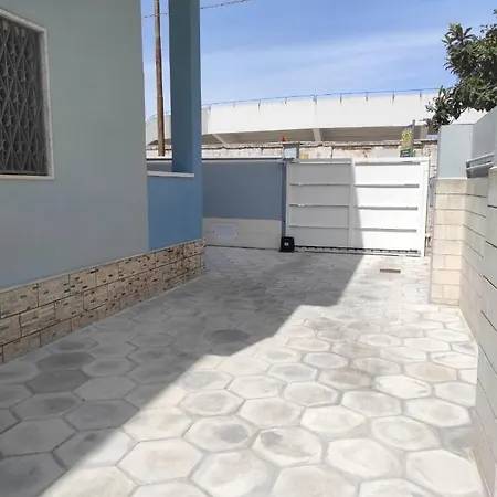 فندق مبيت وإفطار Coco & Lisbeth برينديسي