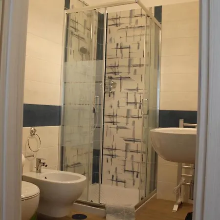 Coco & Lisbeth برينديسي